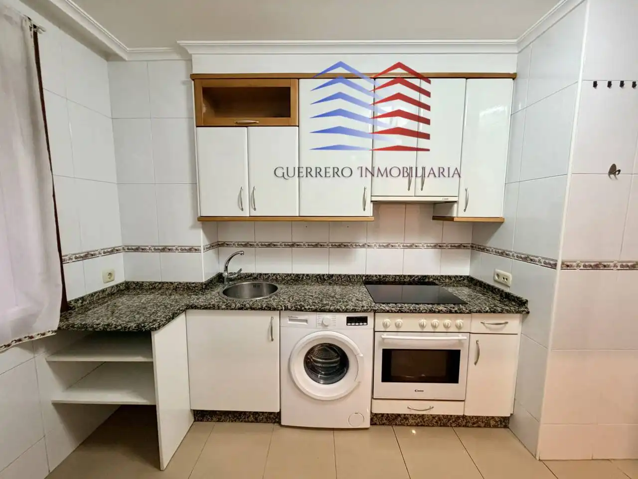 Cocina de Apartamento de alquiler en Ourense Capital  con Calefacción, Parquet y Trastero