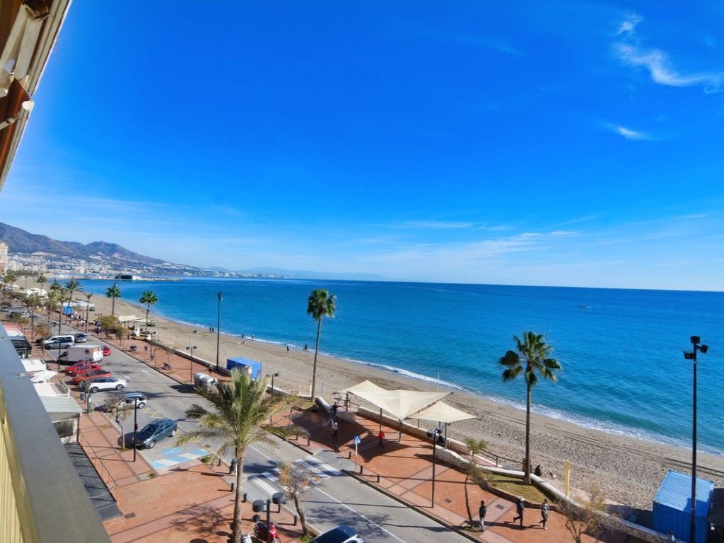 Exterior view of Flat for sale in Fuengirola  with Air Conditioner, Private garden and Terrace