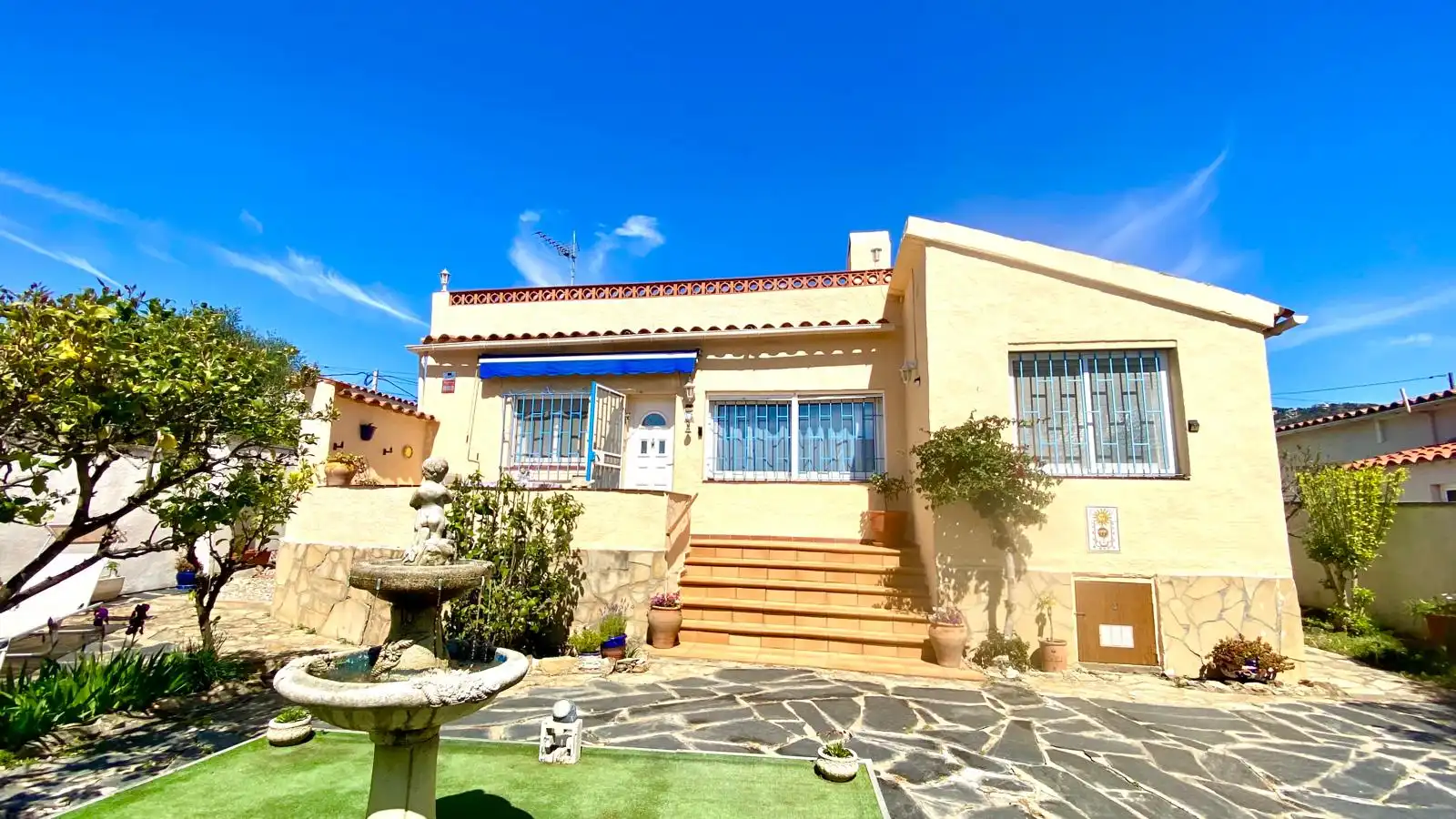 House with garden for sale in Nord