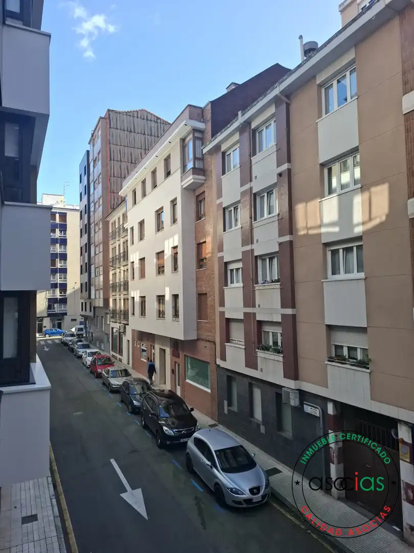 Vista exterior de Piso en venta en Gijón  con Calefacción