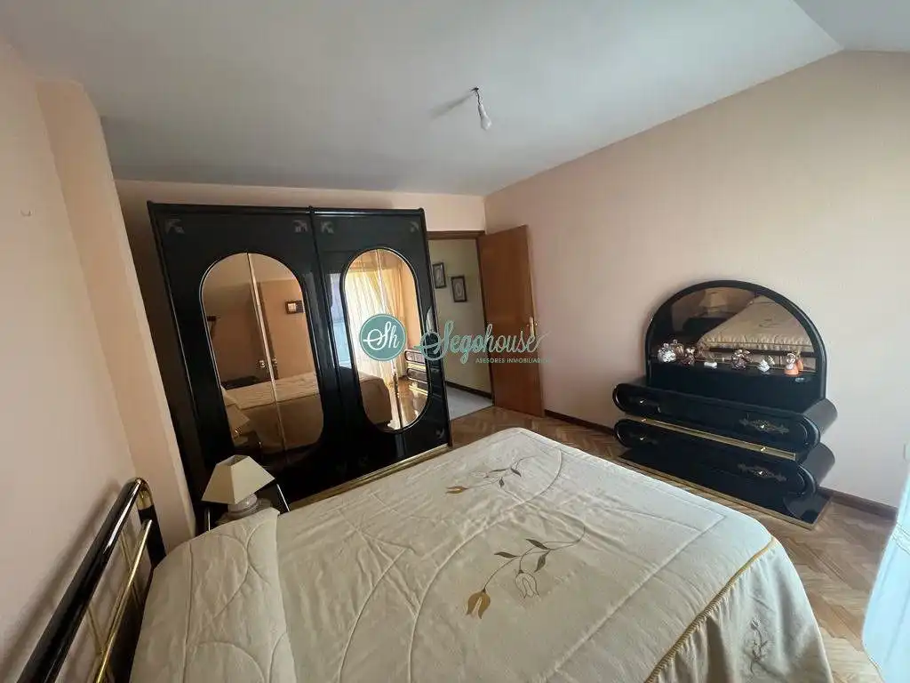 Bedroom of Flat for sale in Segovia  with Heating, Parquet flooring and Terrace