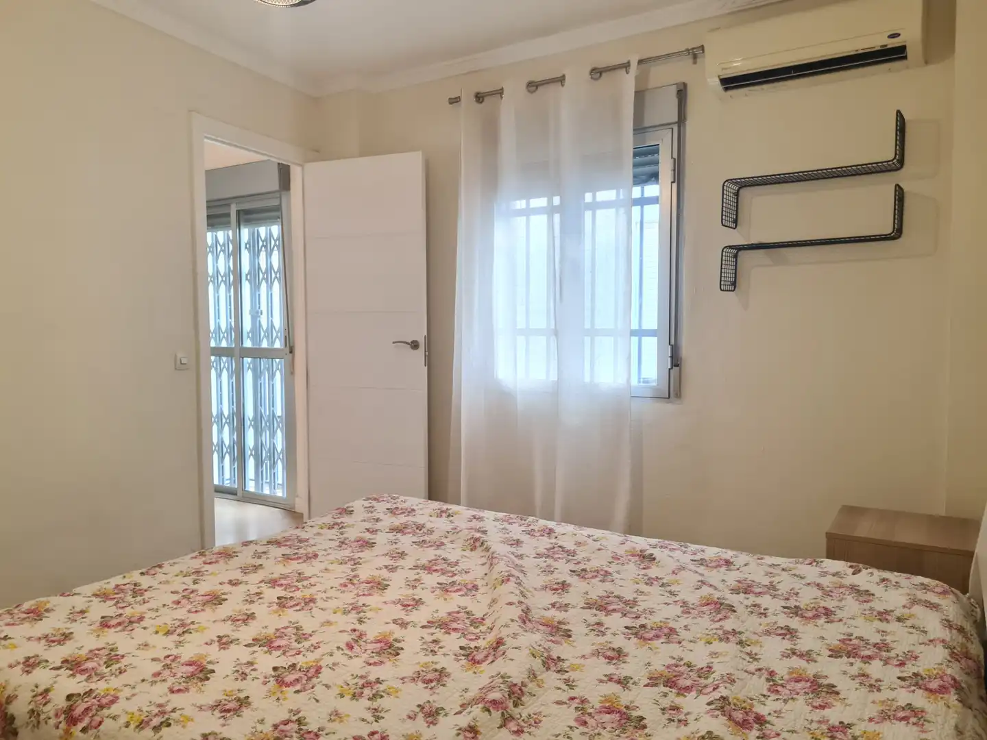 Bedroom of Flat for sale in Sevilla  with Air Conditioner, Storage room and Balcony