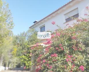 Vista exterior de Casa o xalet en venda en Simat de la Valldigna amb Jardí privat, Terrassa i Piscina comunitària