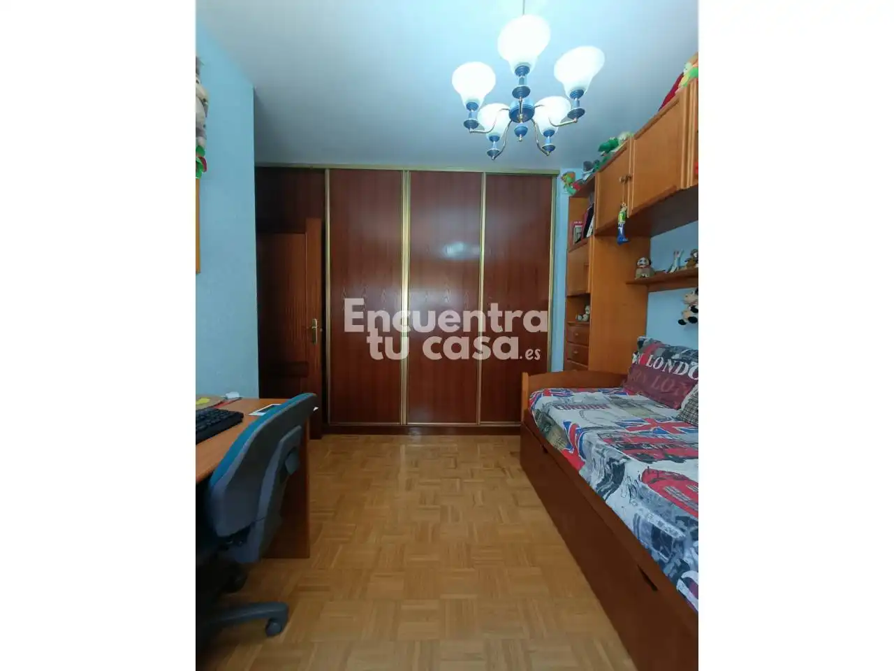 Habitación de Apartamento en venta en Miranda de Ebro con Calefacción, Parquet y Trastero