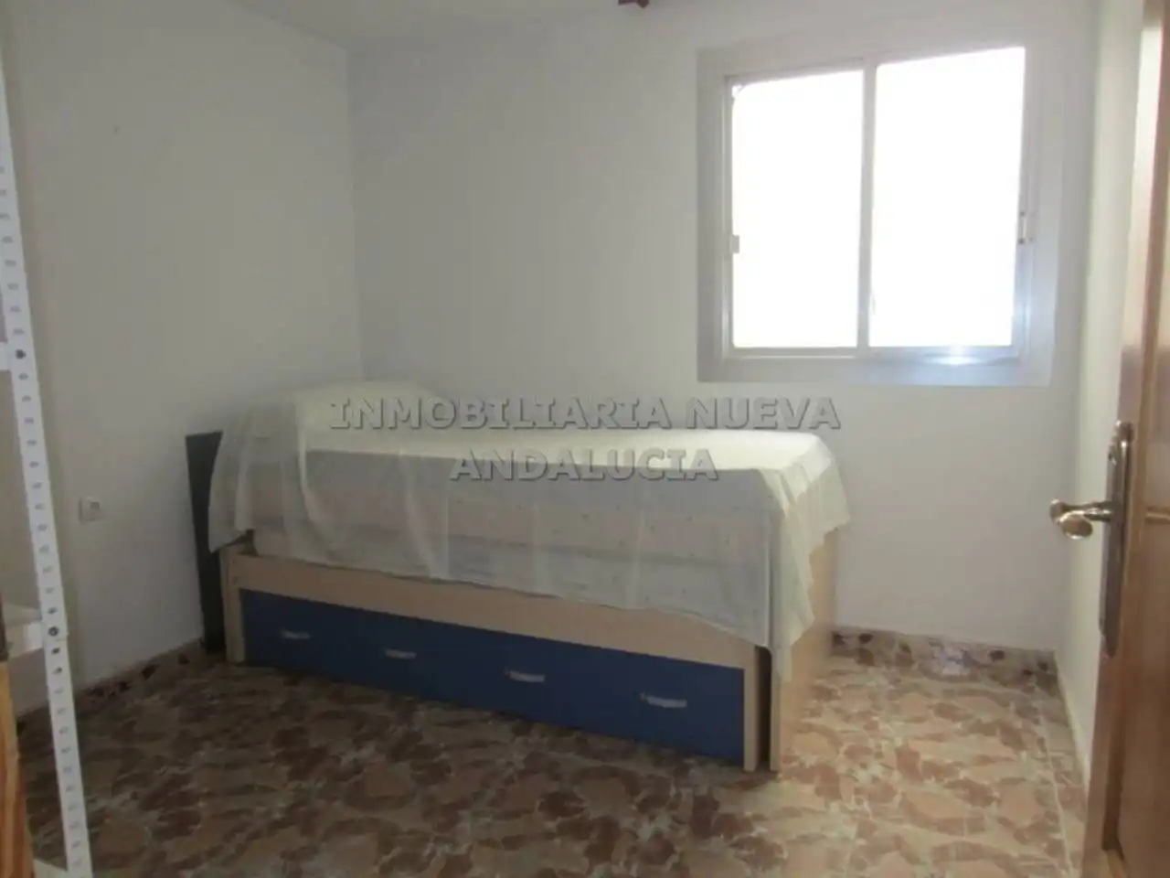 Habitación de Piso de alquiler en Almería con Terraza y Amueblado