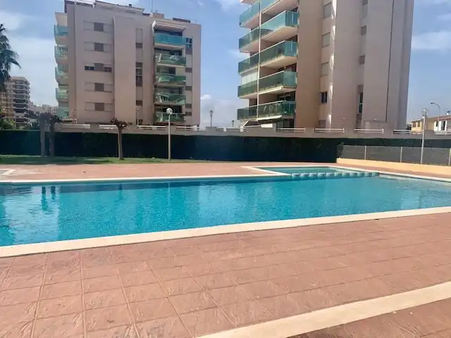 Piscina de Apartament en venda en Benicasim / Benicàssim amb Terrassa i Moblat