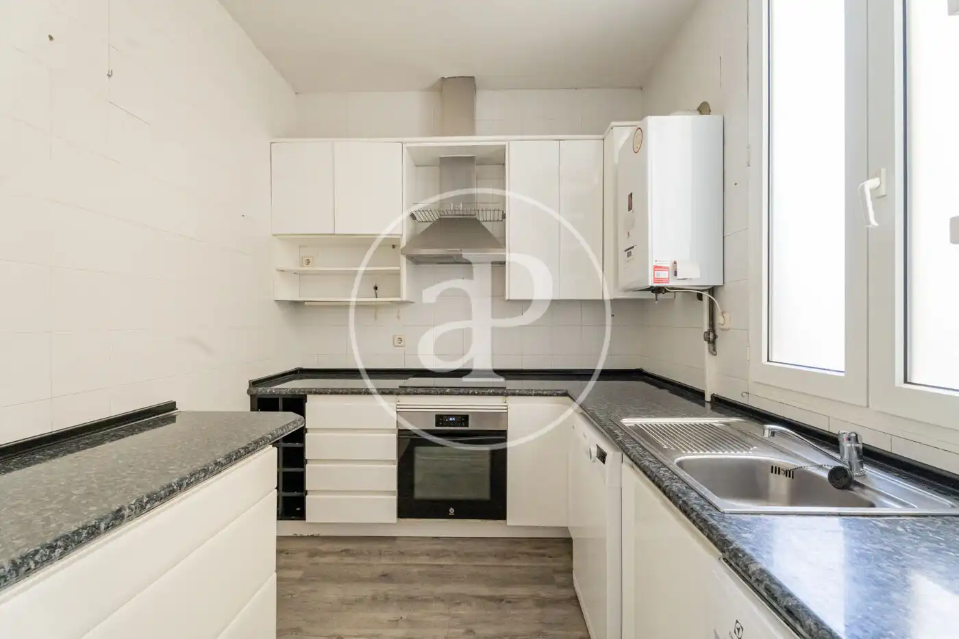 Kitchen of Flat for rent in Madrid  with Heating, Storage room and Balcony