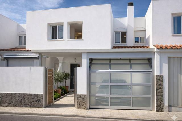 Casa adosada en Venta en  JUAN RAMON JIMENEZ en Tarifa ciudad