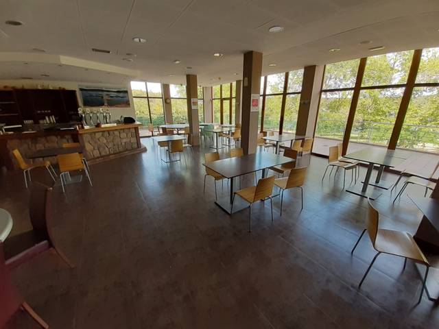 Nave industrial en Venta en Muelas del Pan