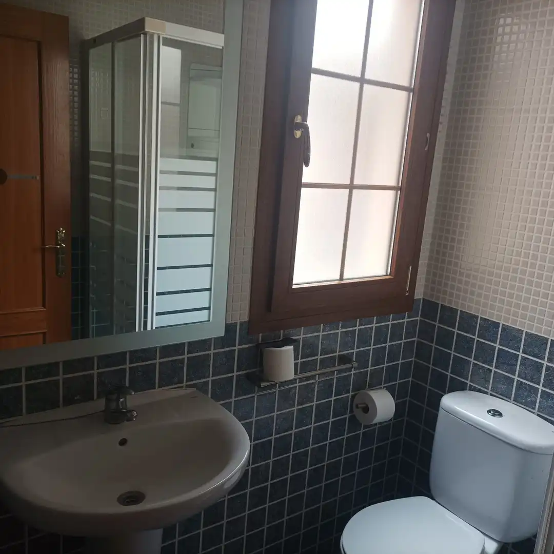 Baño de Ático en venta en Quintanar de la Orden con Aire acondicionado, Calefacción y Parquet