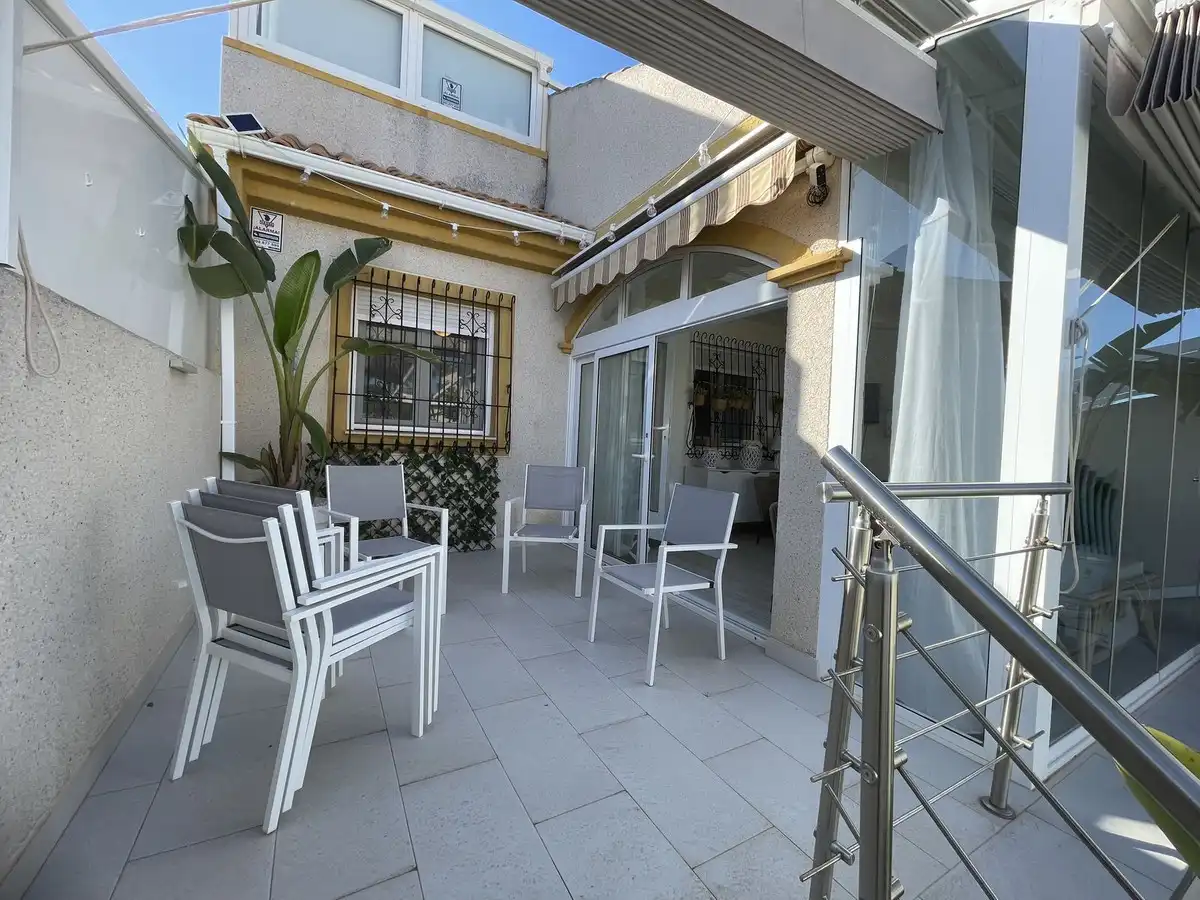 Terrassa de Casa o xalet en venda en Pilar de la Horadada amb Aire condicionat, Jardí privat i Terrassa