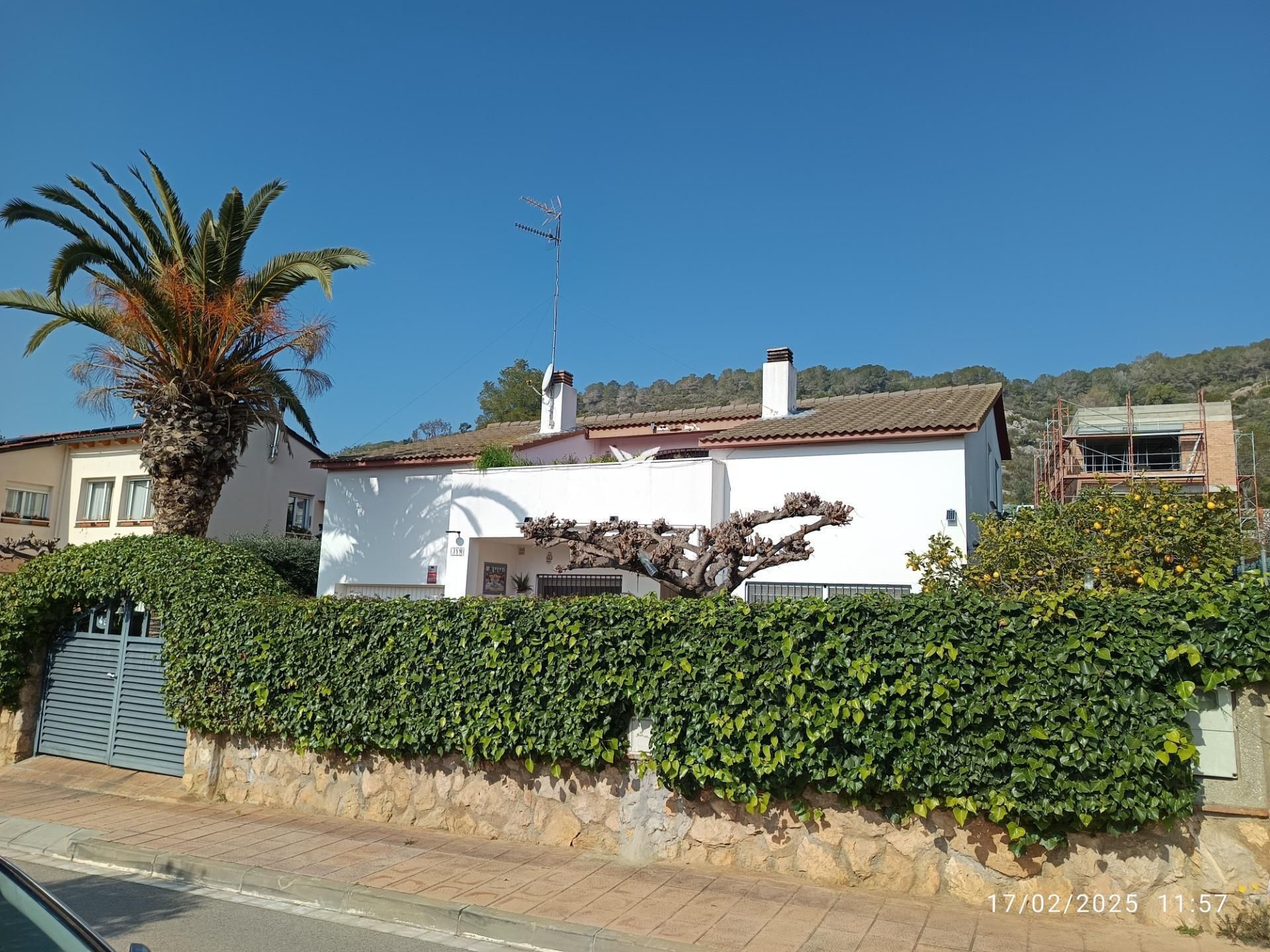 Vista exterior de Casa o xalet en venda en Sant Pere de Ribes amb Jardí privat, Terrassa i Traster