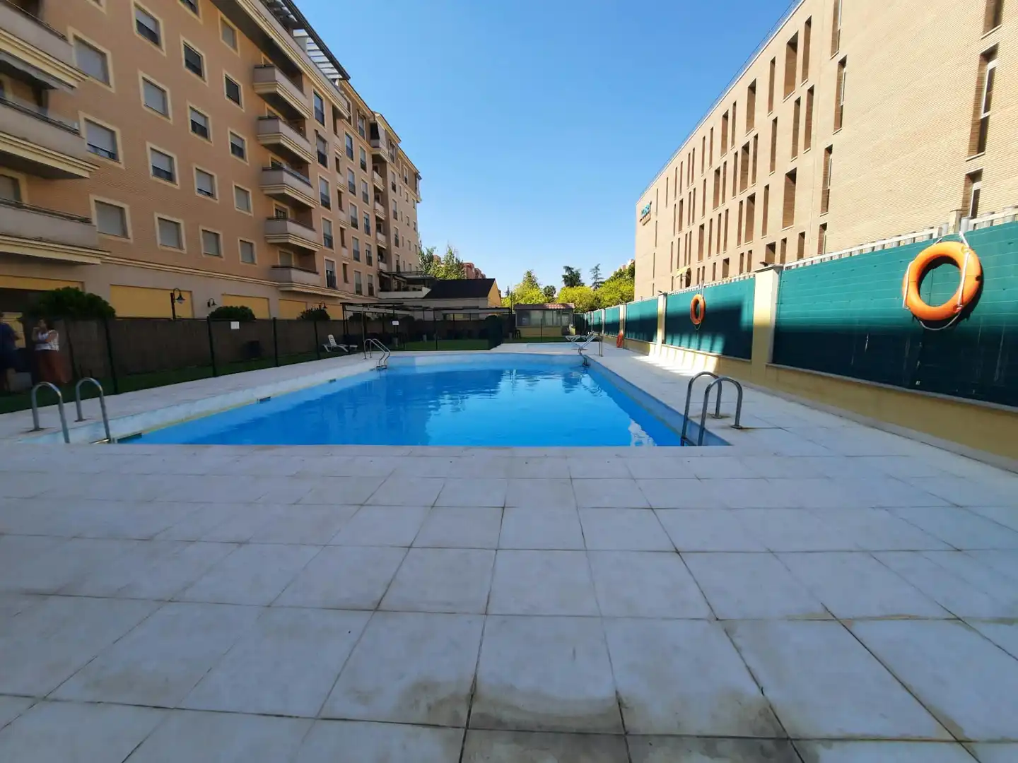 Schwimmbecken von Wohnung zur Miete in Badajoz mit Klimaanlage, Heizung und Terrasse