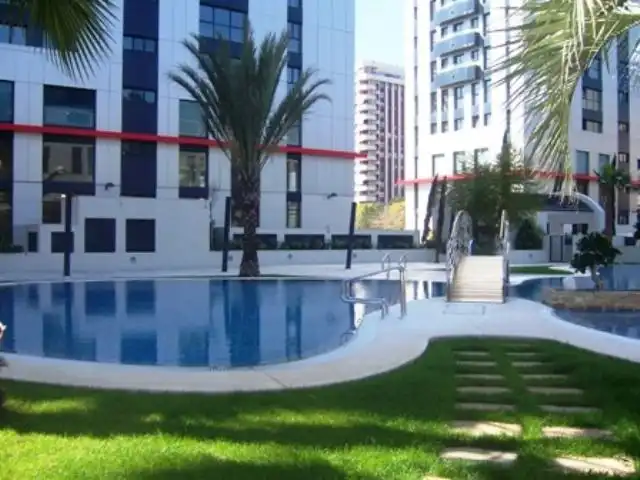 Piscina de Pis de lloguer en Valencia amb Aire condicionat, Calefacció i Jardí privat