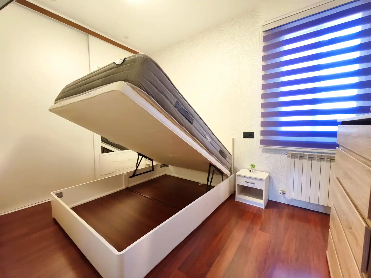 Schlafzimmer von Wohnung zum Verkauf in  Logroño mit Klimaanlage, Heizung und Parkett