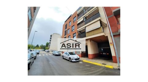 Foto 2 de Garaje en venta en Calle Clara Campoamor, Alquenència - Venècia, Alzira