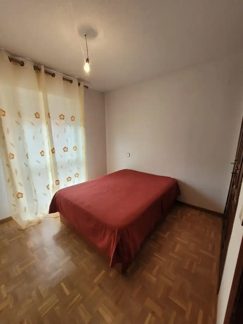 Dormitori de Casa adosada en venda en Carrascal de Barregas amb Calefacció, Jardí privat i Parquet