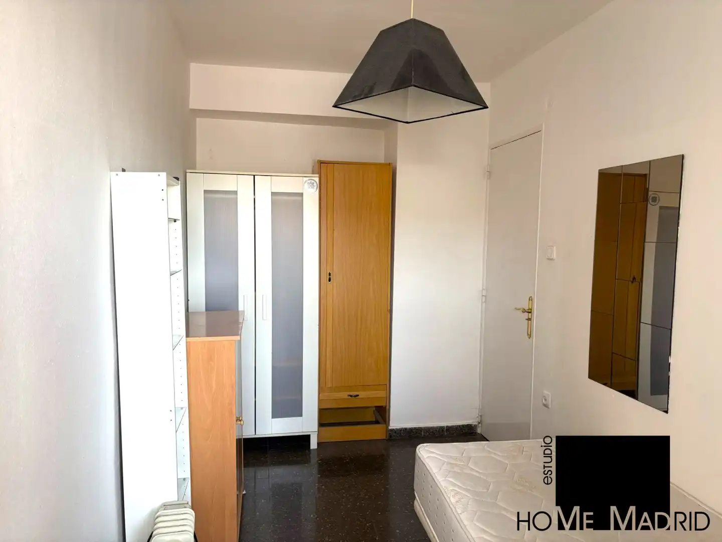 Habitación de Piso en venta en Madrid con Calefacción y Terraza