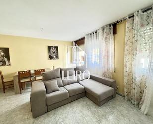 Living room of Apartment for sale in Vilagarcía de Arousa  with Heating, Furnished and Balcony