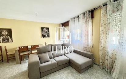 Living room of Apartment for sale in Vilagarcía de Arousa  with Heating, Furnished and Balcony