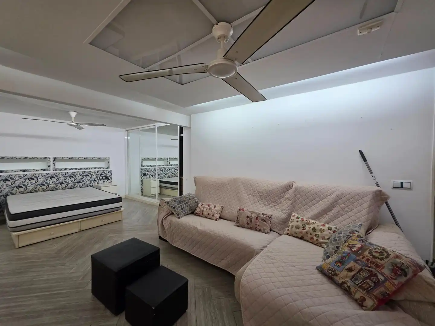 Wohnzimmer von Loft zum Verkauf in Alicante / Alacant mit Klimaanlage und Möbliert