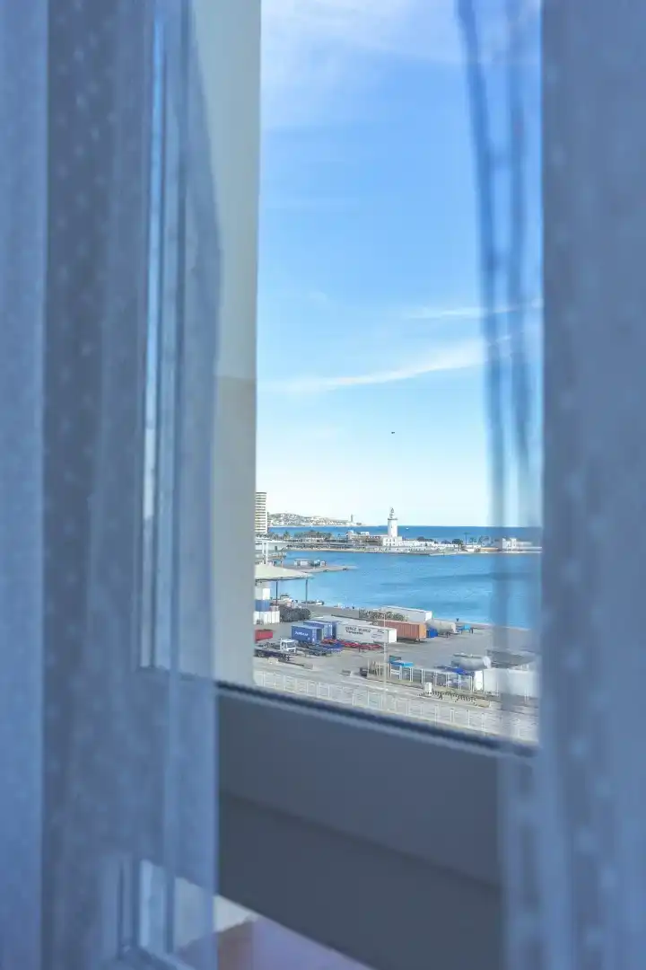 Schlafzimmer von Dachboden zur Miete in Málaga mit Klimaanlage, Abstellraum und Möbliert