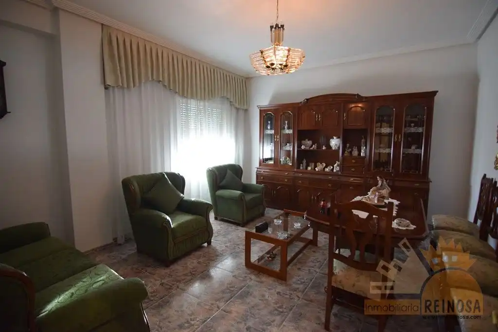 Sala d'estar de Casa o xalet en venda en Casco Urbano