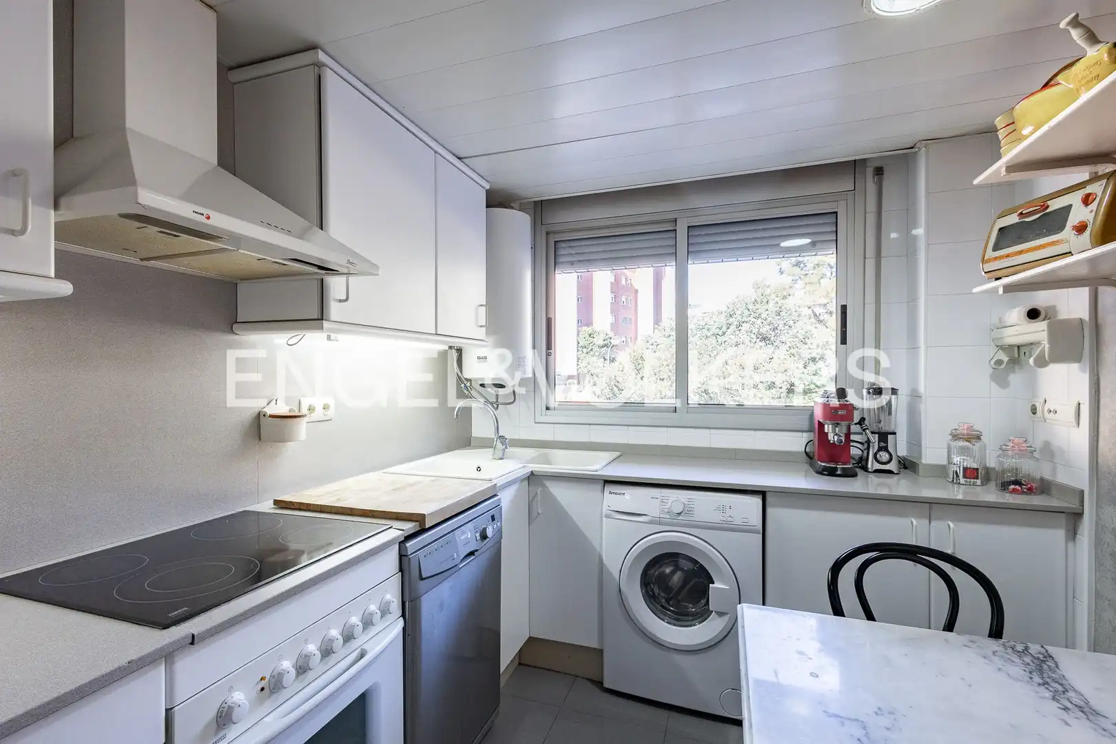 Kitchen of Flat for sale in Castelldefels  with Air Conditioner, Heating and Parquet flooring