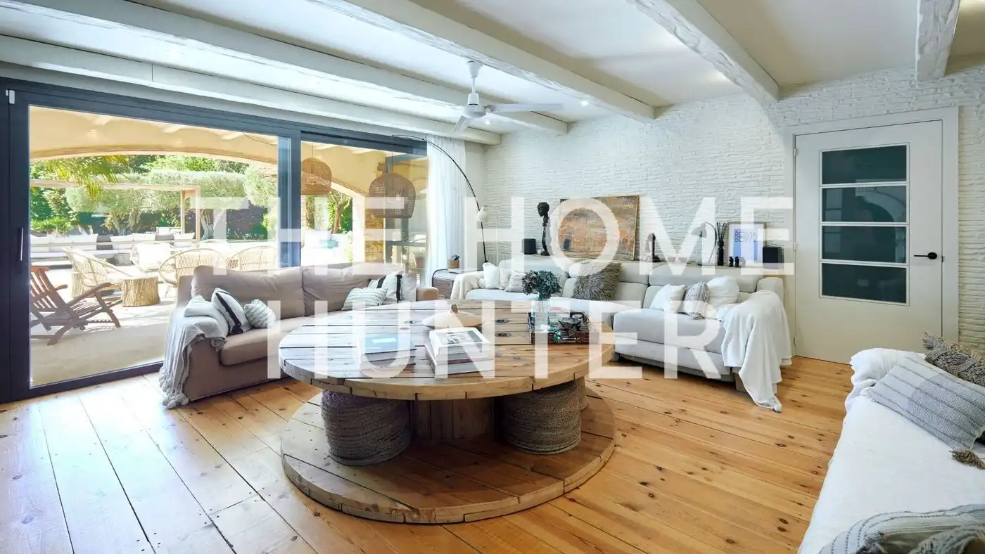 Living room of Houses for sale in Ventalló  with Air Conditioner, Heating and Private garden