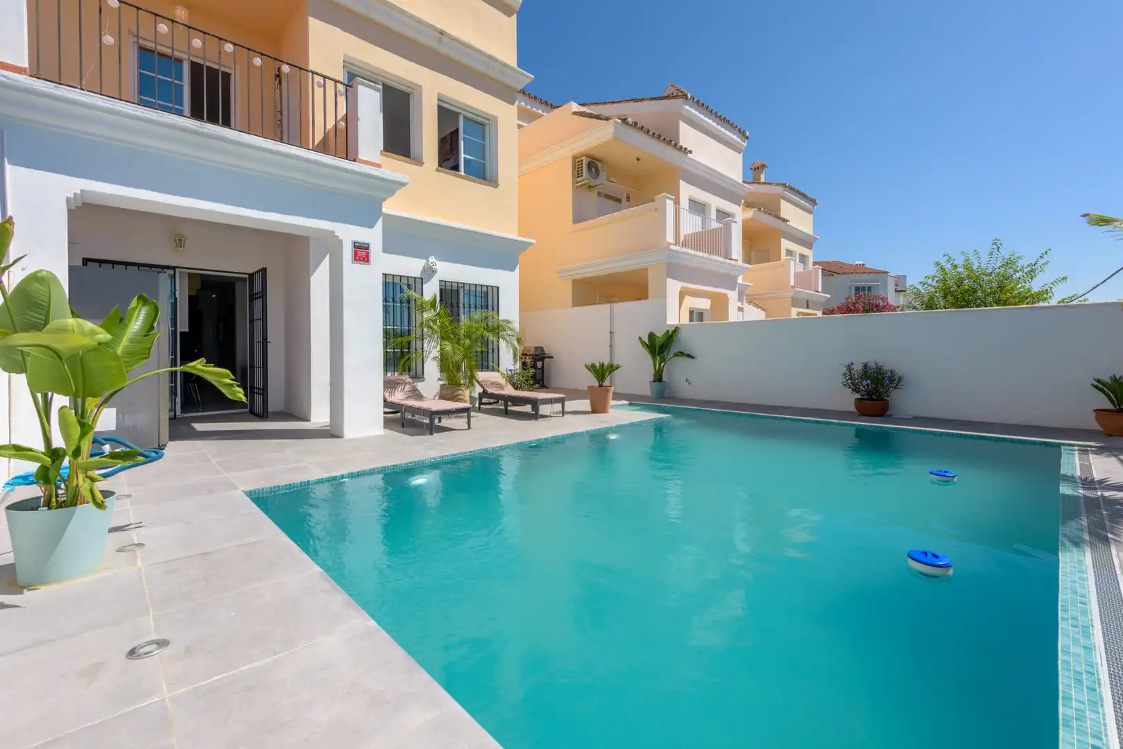 Casa amb piscina en venda a Benamara - Atalaya