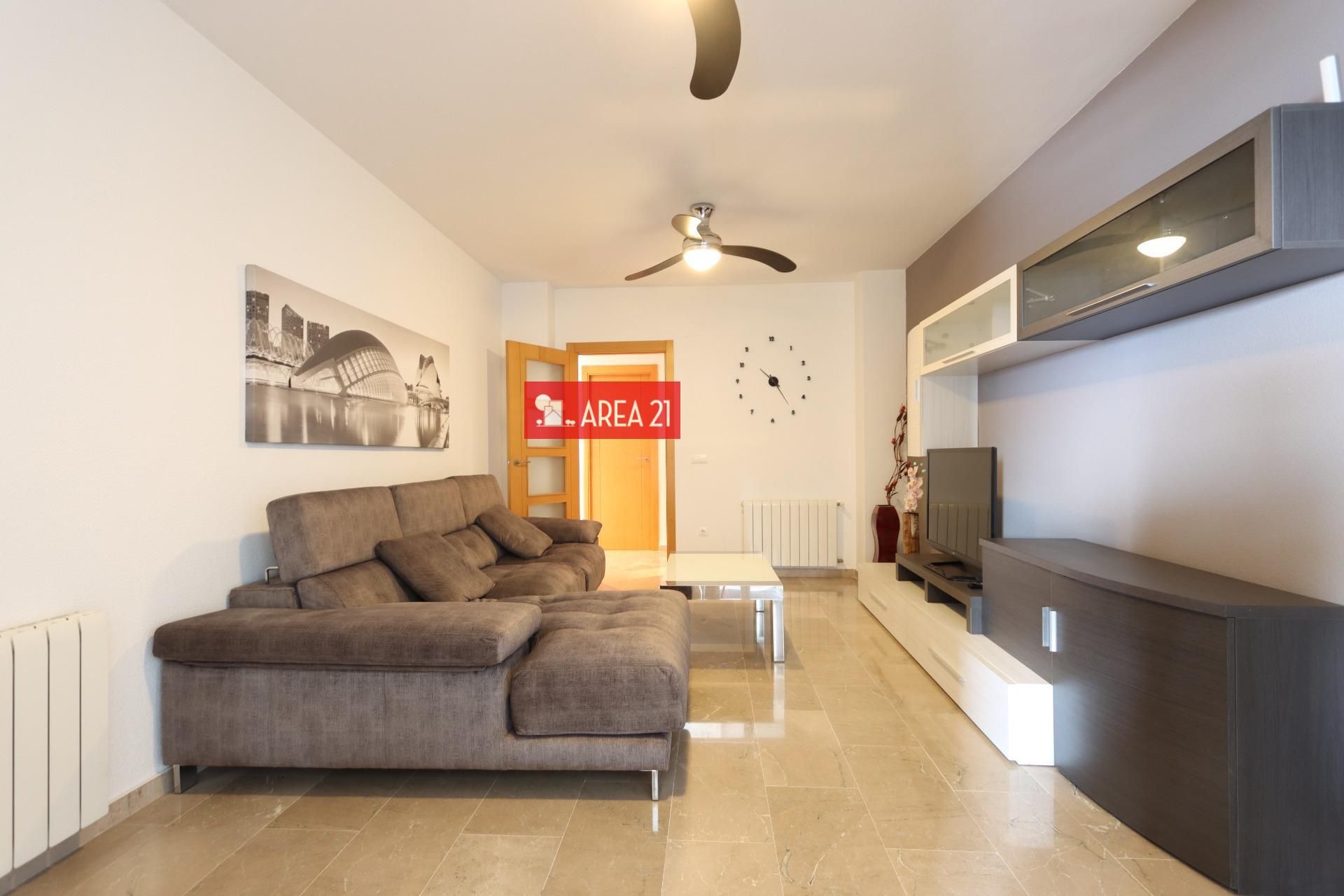 Sala d'estar de Àtic en venda en La Pobla de Vallbona amb Aire condicionat, Calefacció i Terrassa