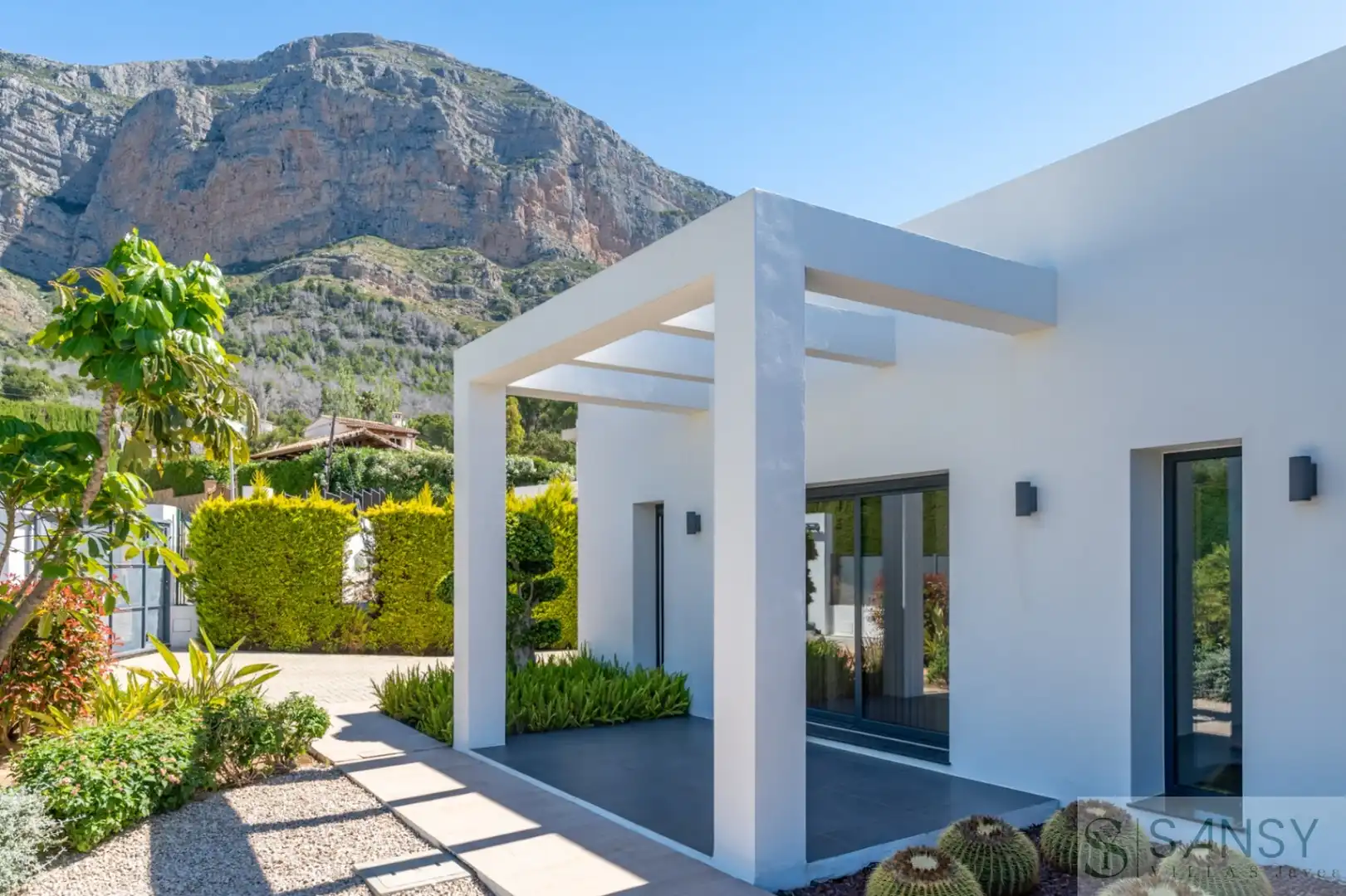 Vista exterior de Casa o xalet en venda en Jávea / Xàbia amb Aire condicionat, Calefacció i Terrassa