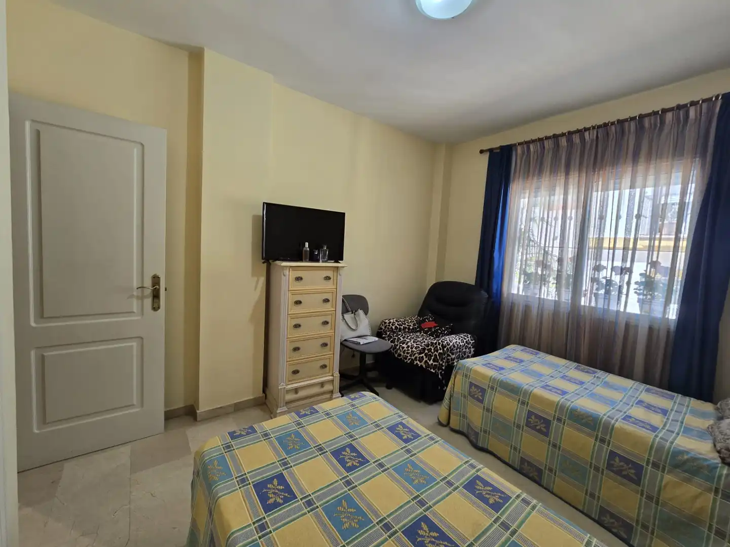 Habitación de Piso en venta en Marbella con Aire acondicionado, Terraza y Alarma