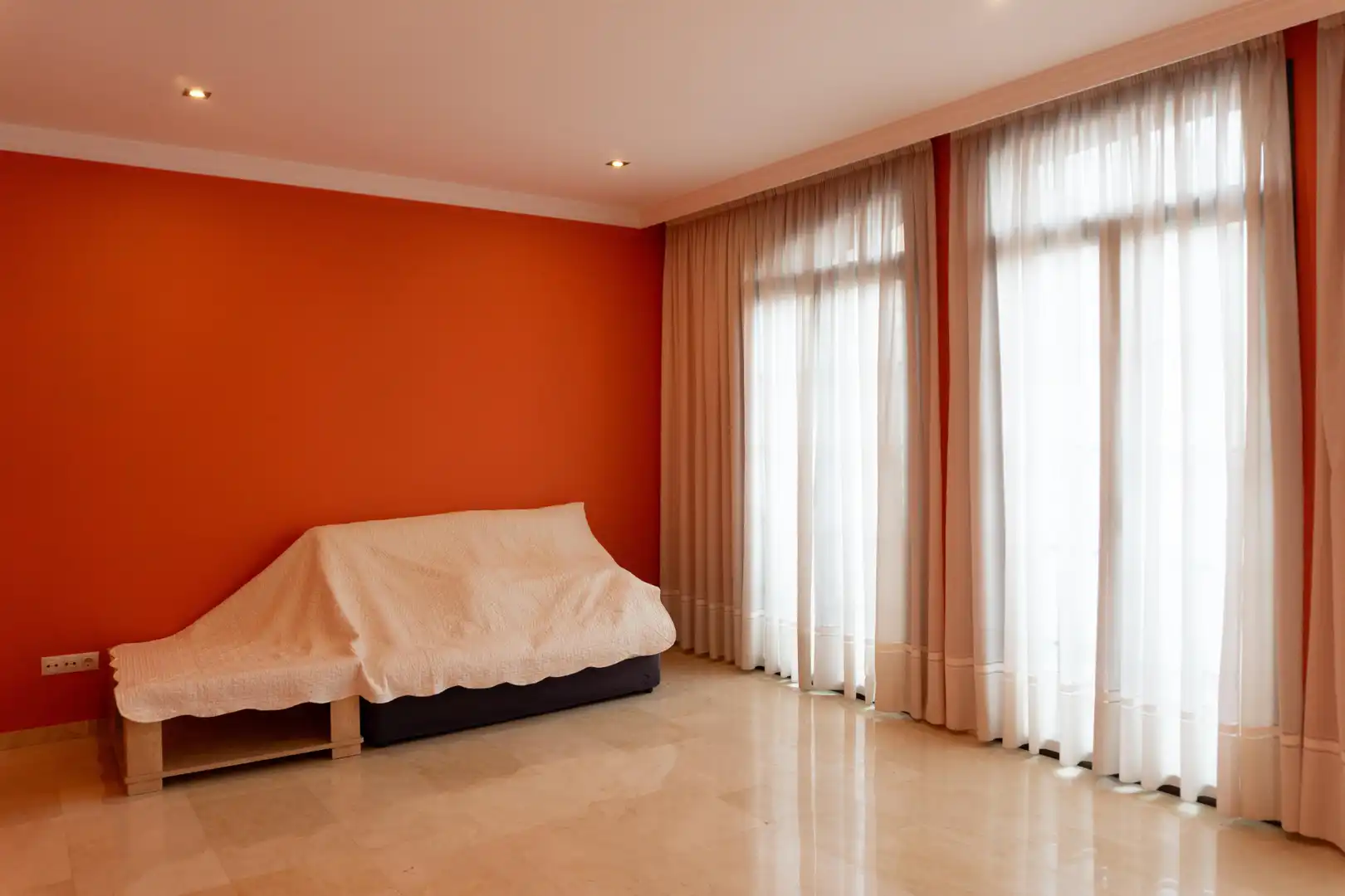 Sala d'estar de Casa adosada en venda en Las Palmas de Gran Canaria amb Terrassa