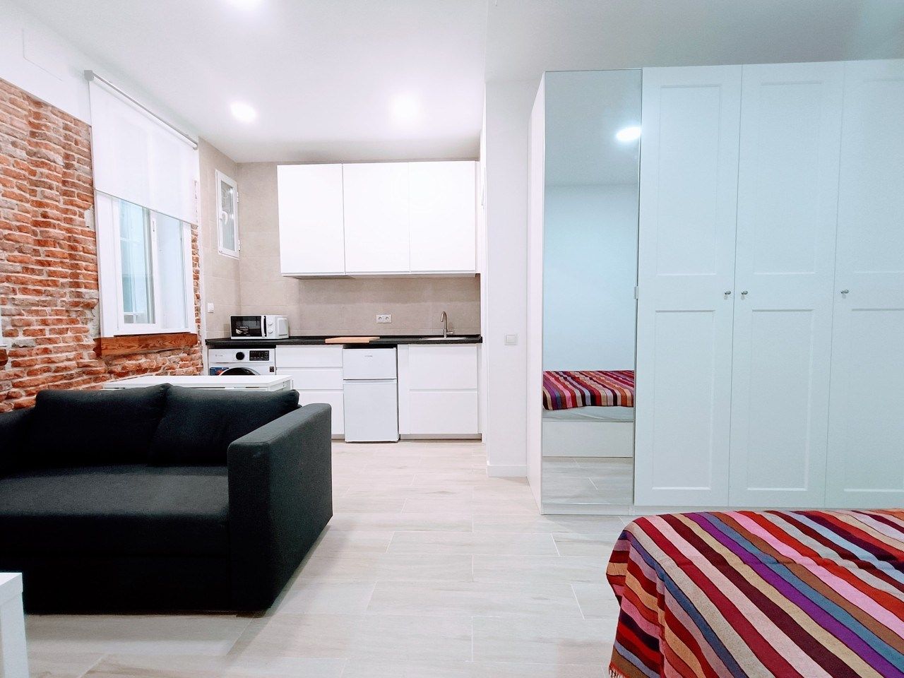 Dormitori de Estudi de lloguer en  Madrid Capital amb Aire condicionat, Moblat i Rentadora