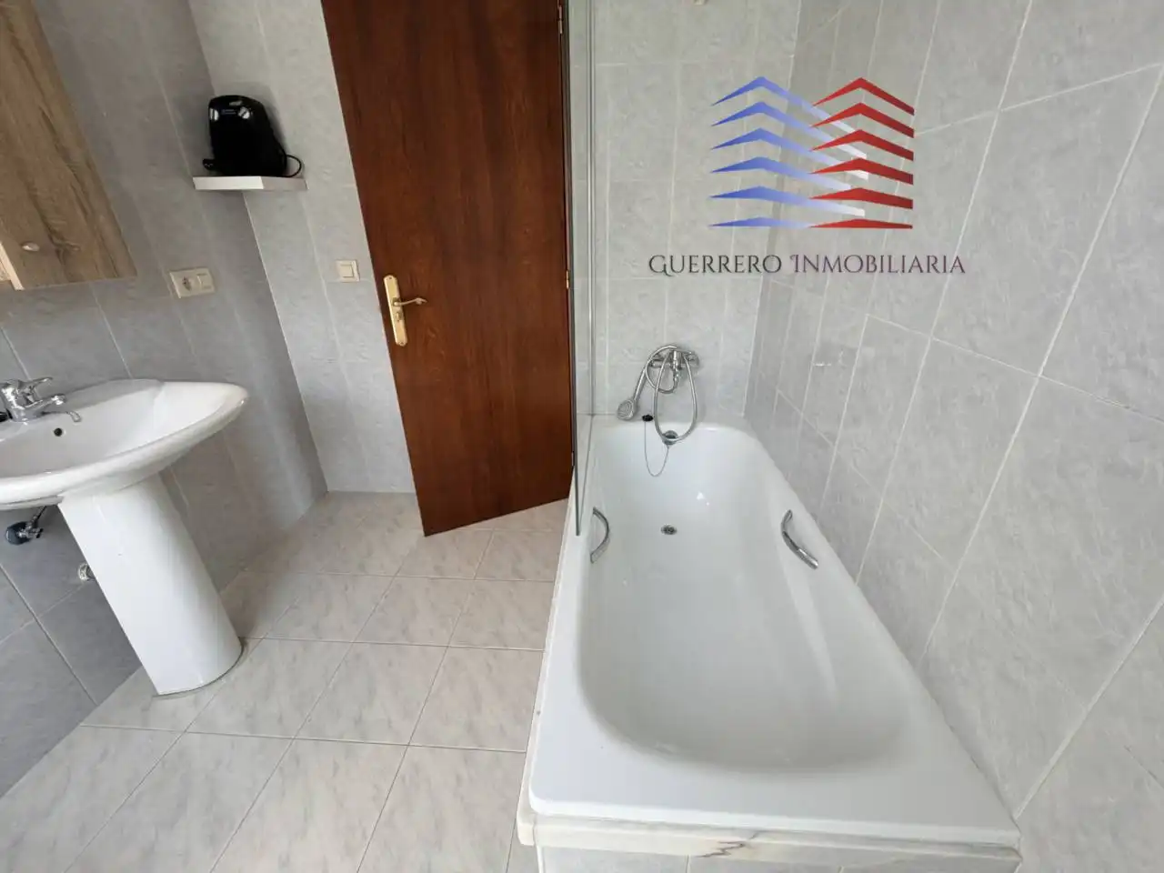 Bany de Apartament de lloguer en Barbadás amb Calefacció, Parquet i Traster