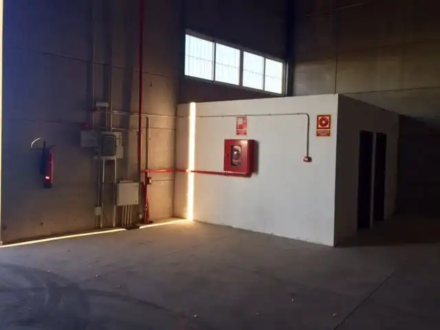 Industrial buildings for rent in Arona