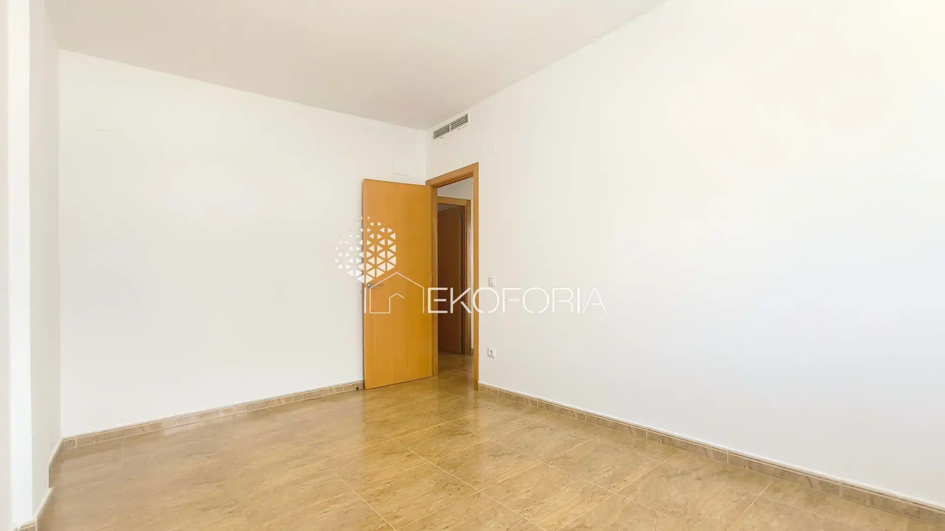 Habitación de Casa adosada en venta en Beneixida con Aire acondicionado, Calefacción y Jardín privado