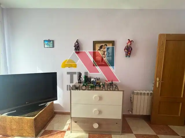 Sala de estar de Casa o chalet en venta en Novés con Terraza y Balcón