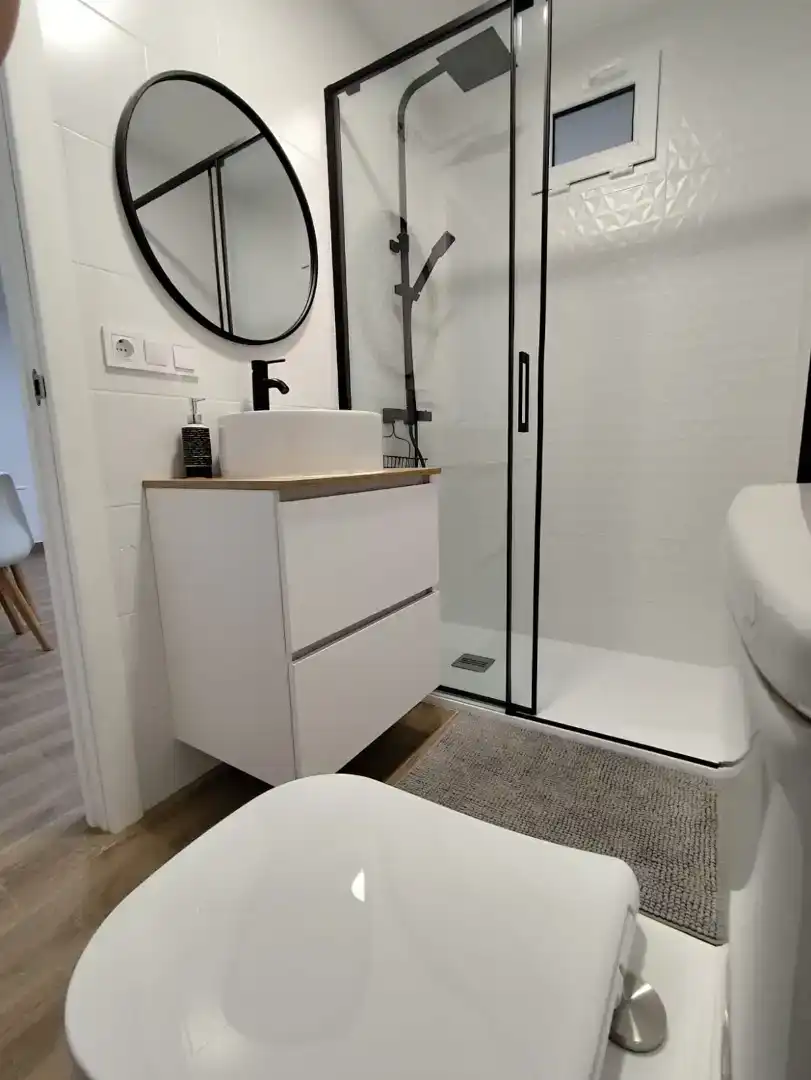Badezimmer von Wohnung zur Miete in Ciudad Aljarafe