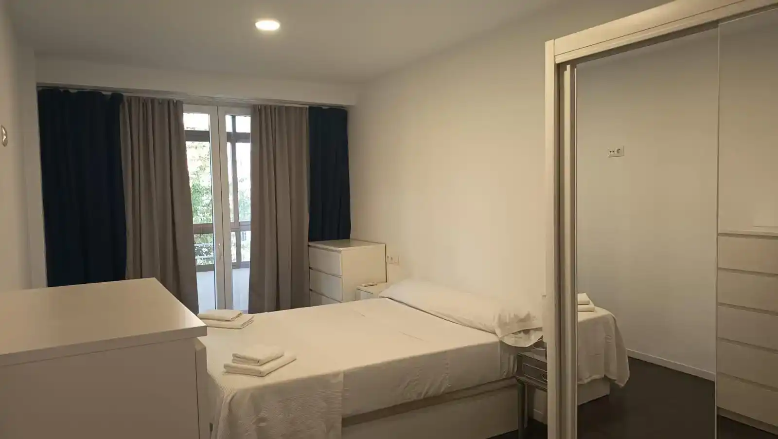 Schlafzimmer von Wohnung zur Miete in Torremolinos mit Klimaanlage, Privatgarten und Abstellraum