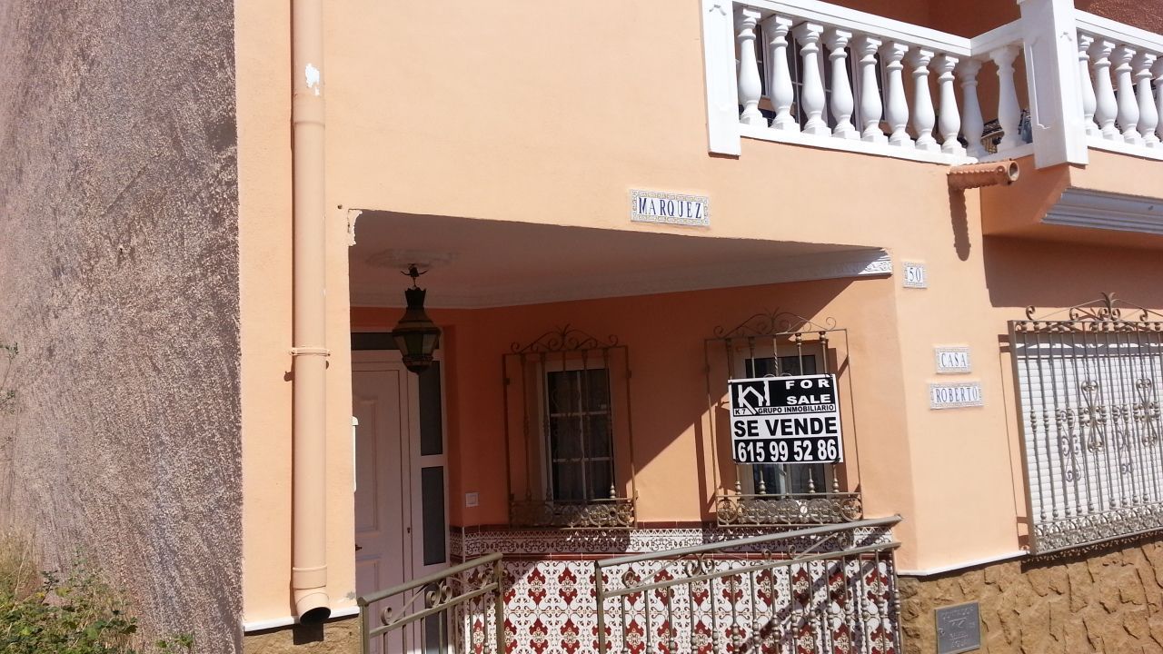 Vista exterior de Casa adosada en venda en Turre amb Aire condicionat, Calefacció i Moblat