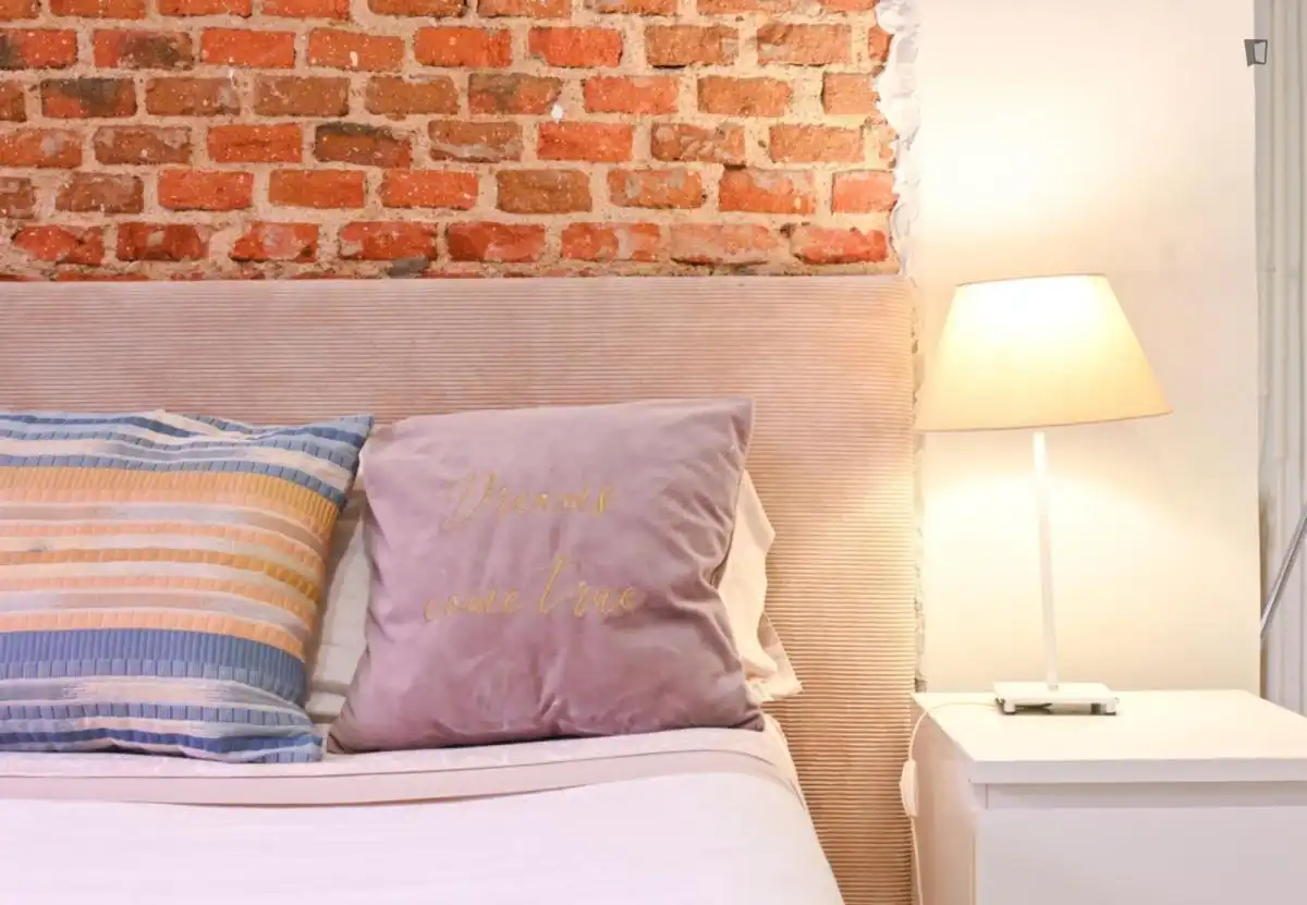 Dormitori de Apartament de lloguer en Madrid amb Calefacció, Moblat i Forn