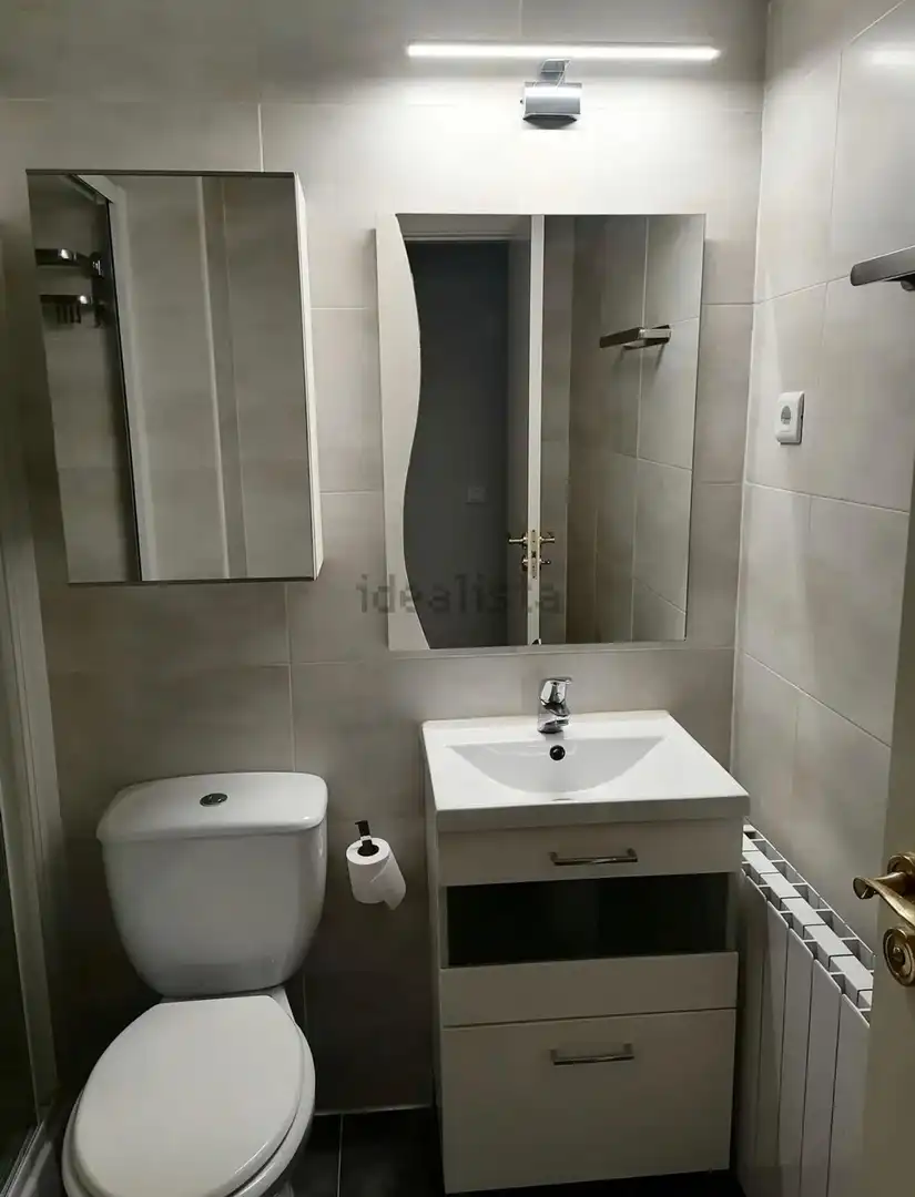 Baño de Piso de alquiler en Madrid con Calefacción y Terraza