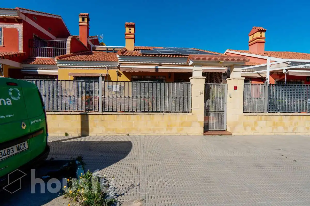 Exterior view of Houses for sale in Bigastro  with Air Conditioner, Heating and Private garden