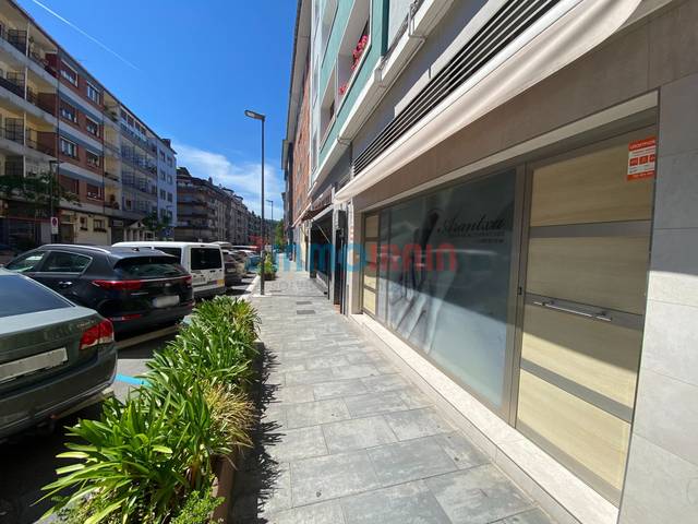 Local comercial en Alquiler en Oriamendi Kalea en Beasain