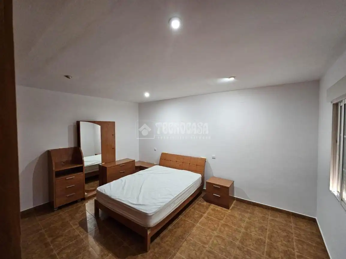 Bedroom of Detached homes for sale in El Puente del Arzobispo  with Heating