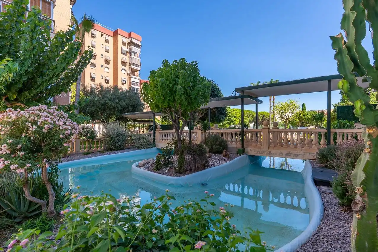 Piscina de Piso en venta en El Campello