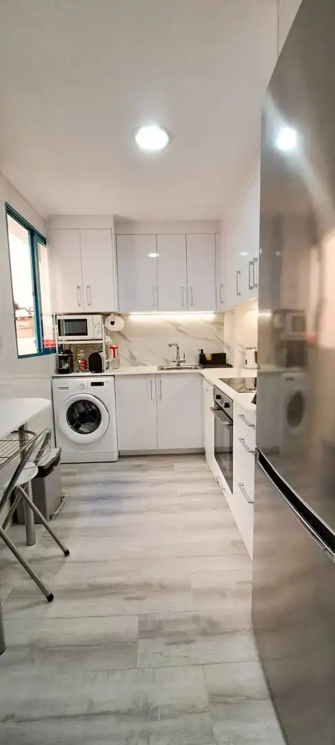 Cuina de Pis de lloguer en Torrevieja amb Aire condicionat, Calefacció i Terrassa