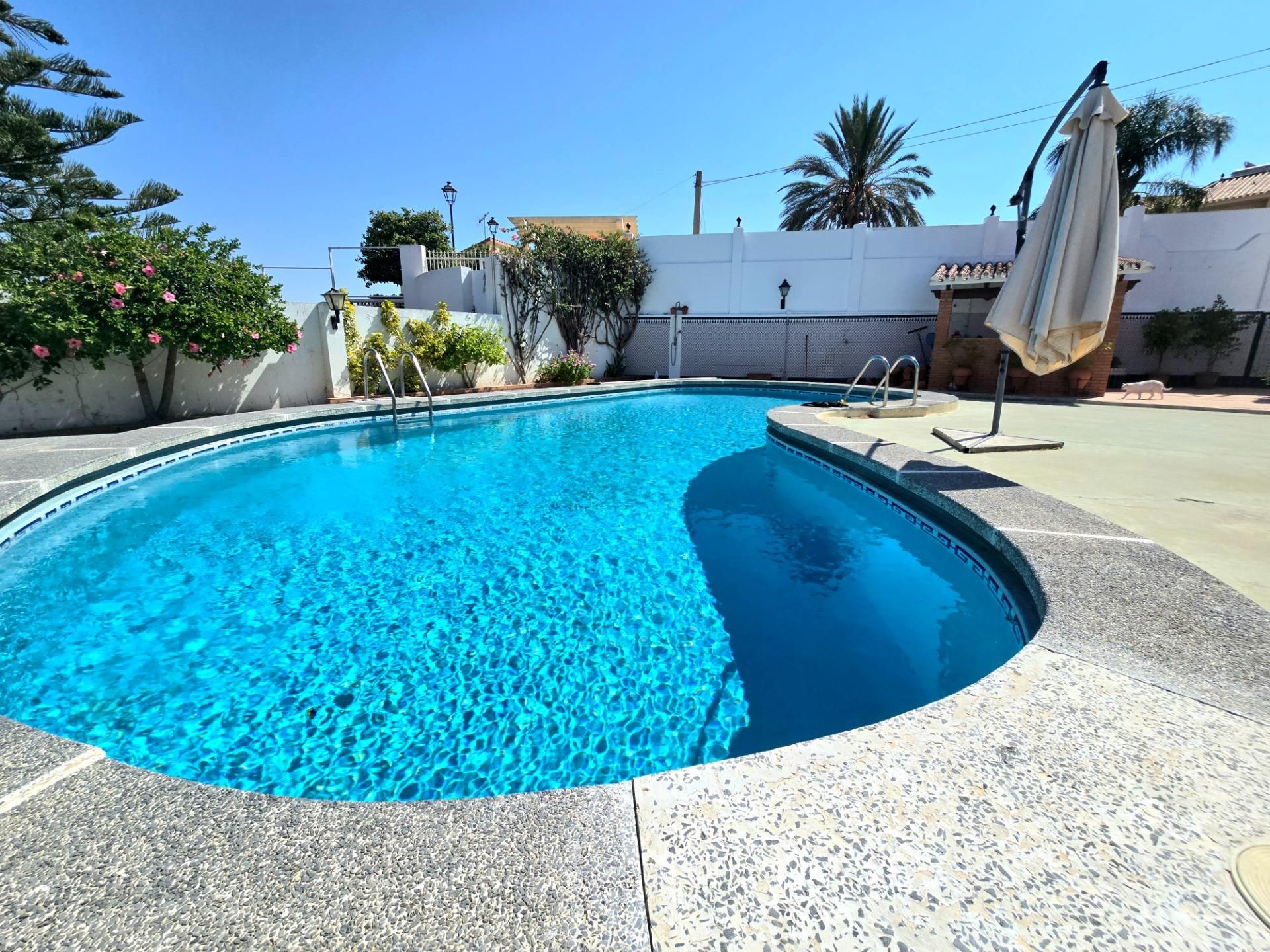 Piscina de Casa o xalet de lloguer en Alhaurín de la Torre amb Aire condicionat, Calefacció i Jardí privat